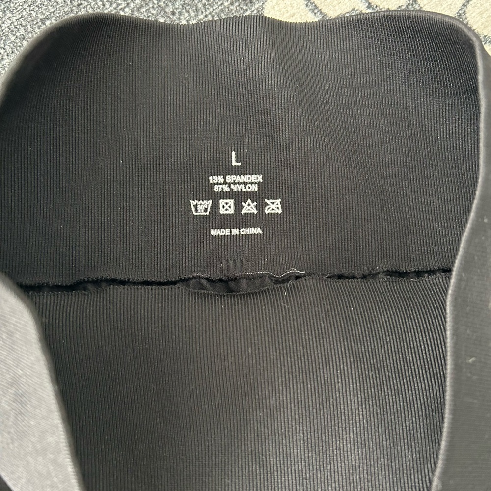 NVGTN Seamless High-Waist Black Leggings - Picture 4 of 5